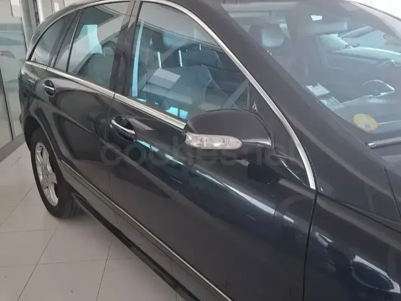 Usado Mercedes R320 224 CV (164 kW) 2007 Negro Familiar