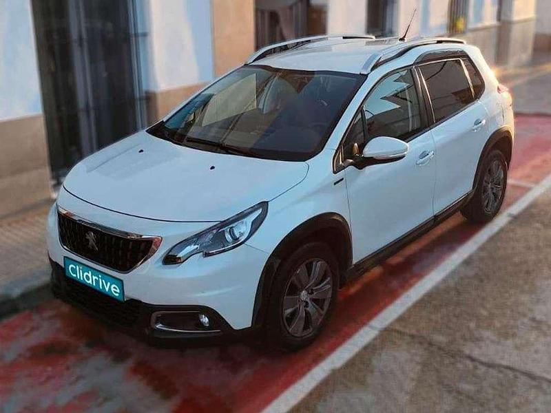 Usado Peugeot 2008 Signature Sky 110 CV (80 kW) 2019 Blanco SUV