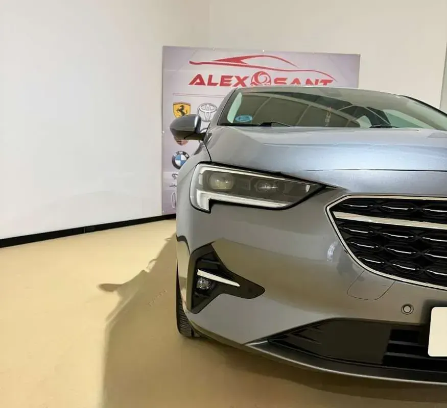 Usado Opel Insignia GS Line 170 CV (125 kW) 2021 Gris Berlina