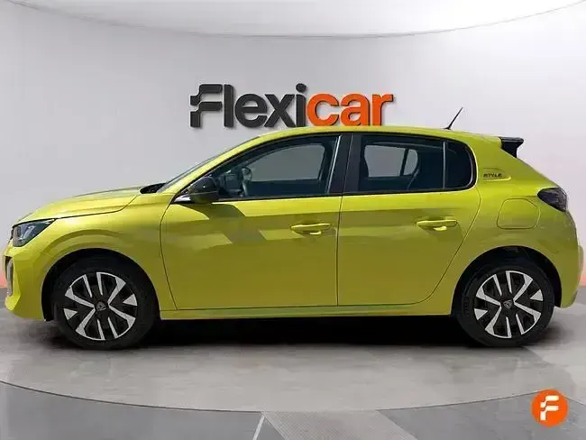 Usado Peugeot 208 Style 110 CV (80 kW) 2025 Amarillo Utilitario