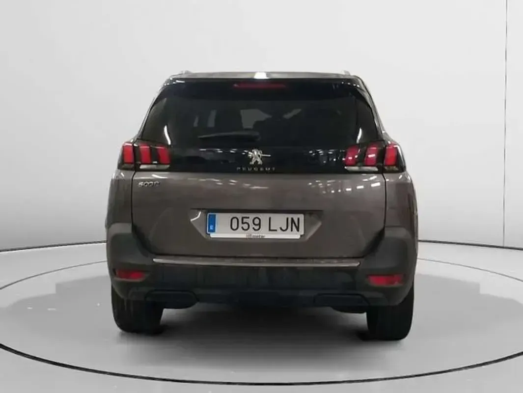 Usado Peugeot 5008 Allure 131 CV (96 kW) 2020 Gris SUV