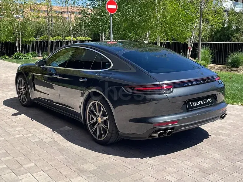 Usado Porsche Panamera Executive 462 CV (339 kW) 2018 Gris Utilitario