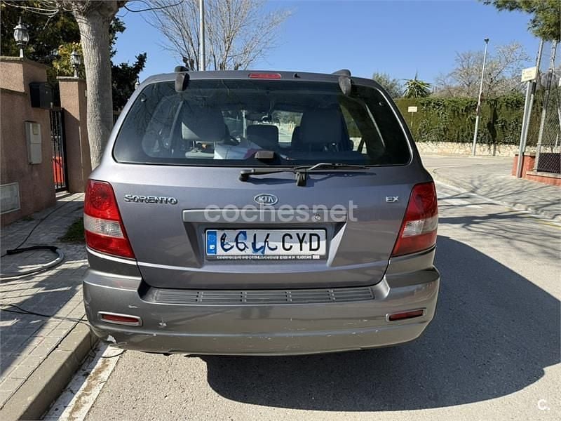 Usado Kia Sorento EX 140 CV (102 kW) 2004 Gris / plata SUV