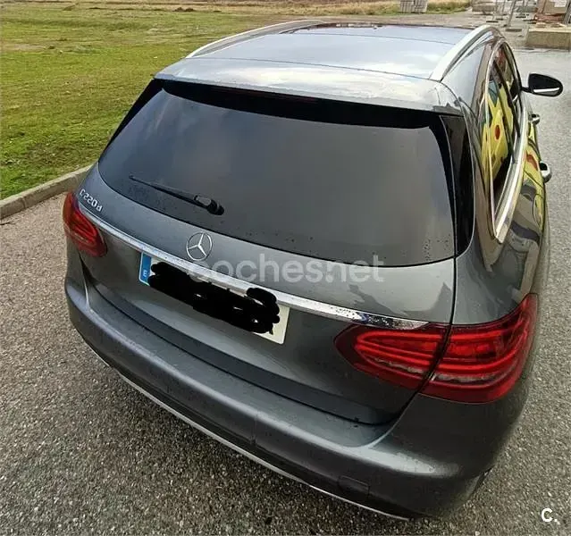 Usado Mercedes C220 170 CV (125 kW) 2019 Gris / plata Familiar