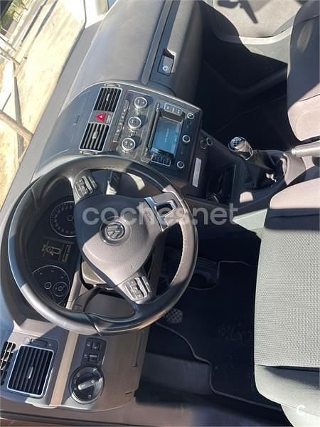 Usado VW Touran Advance 105 CV (77 kW) 2014 Marrón Monovolumen