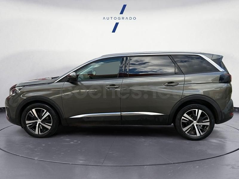 Usado Peugeot 5008 Allure 130 CV (95 kW) 2019 Gris / plata SUV