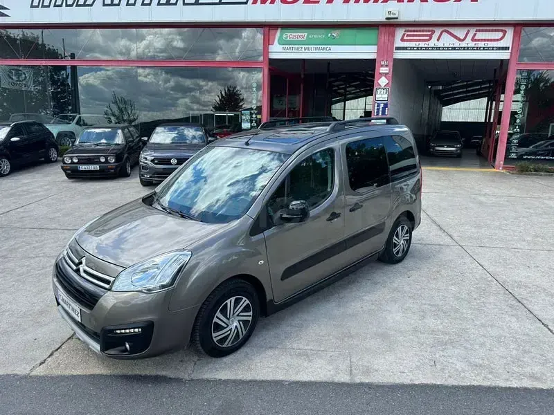 Usado Citroën Berlingo XTR 120 CV (88 kW) 2016 Beige Monovolumen