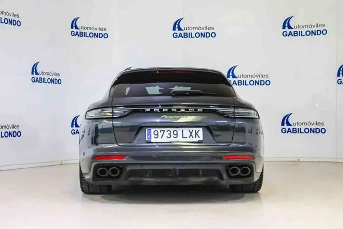 Usado Porsche Panamera Platinum Edition 462 CV (339 kW) 2022 Gris Familiar