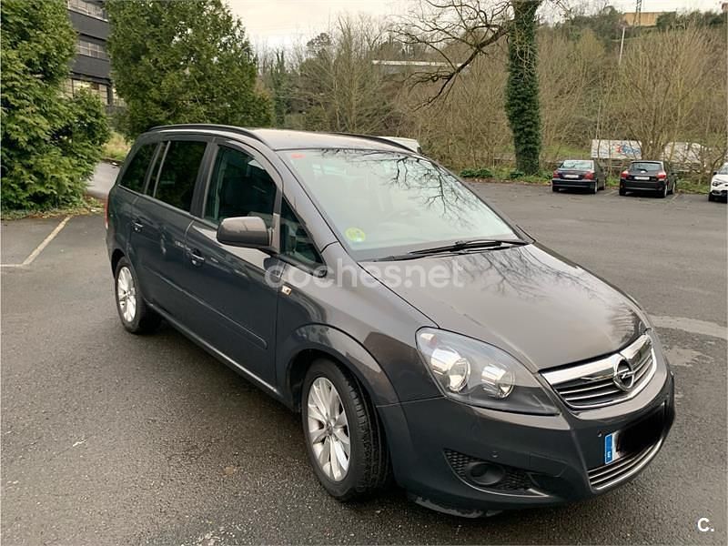 Usado Opel Zafira Family 125 CV (91 kW) 2013 Negro Monovolumen