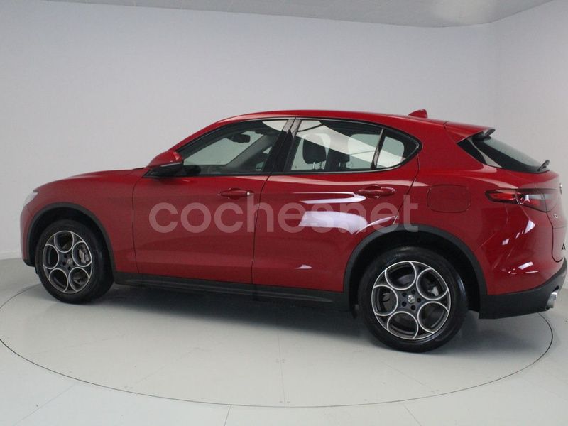 Usado Alfa Romeo Stelvio Sprint 200 CV (147 kW) 2020 Rojo SUV