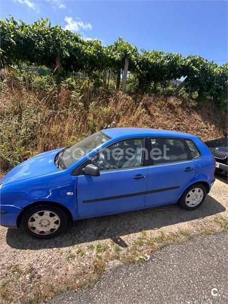 Azul Usado 2004 VW Polo Trendline Berlina | 1900 € (Precio justo) - Imagen 1/1