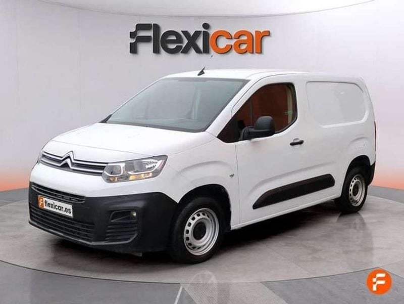 Usado Citroën Berlingo Feel 102 CV (75 kW) 2021 Blanco Monovolumen