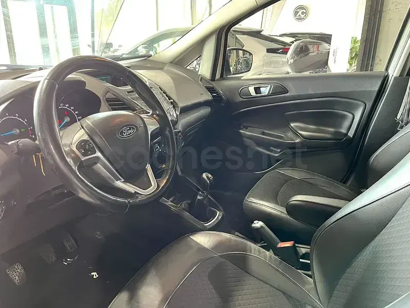 Usado Ford Ecosport Trend 112 CV (82 kW) 2015 Blanco SUV