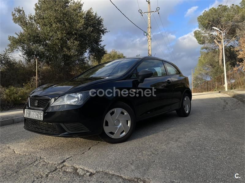 Negro Usado 2013 Seat Ibiza SC Style Utilitario | 6500 € (Precio justo) - Imagen 1/4