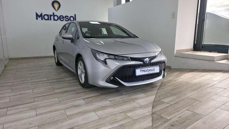 Usado Toyota Corolla Active 122 CV (89 kW) 2022 Plateado Utilitario