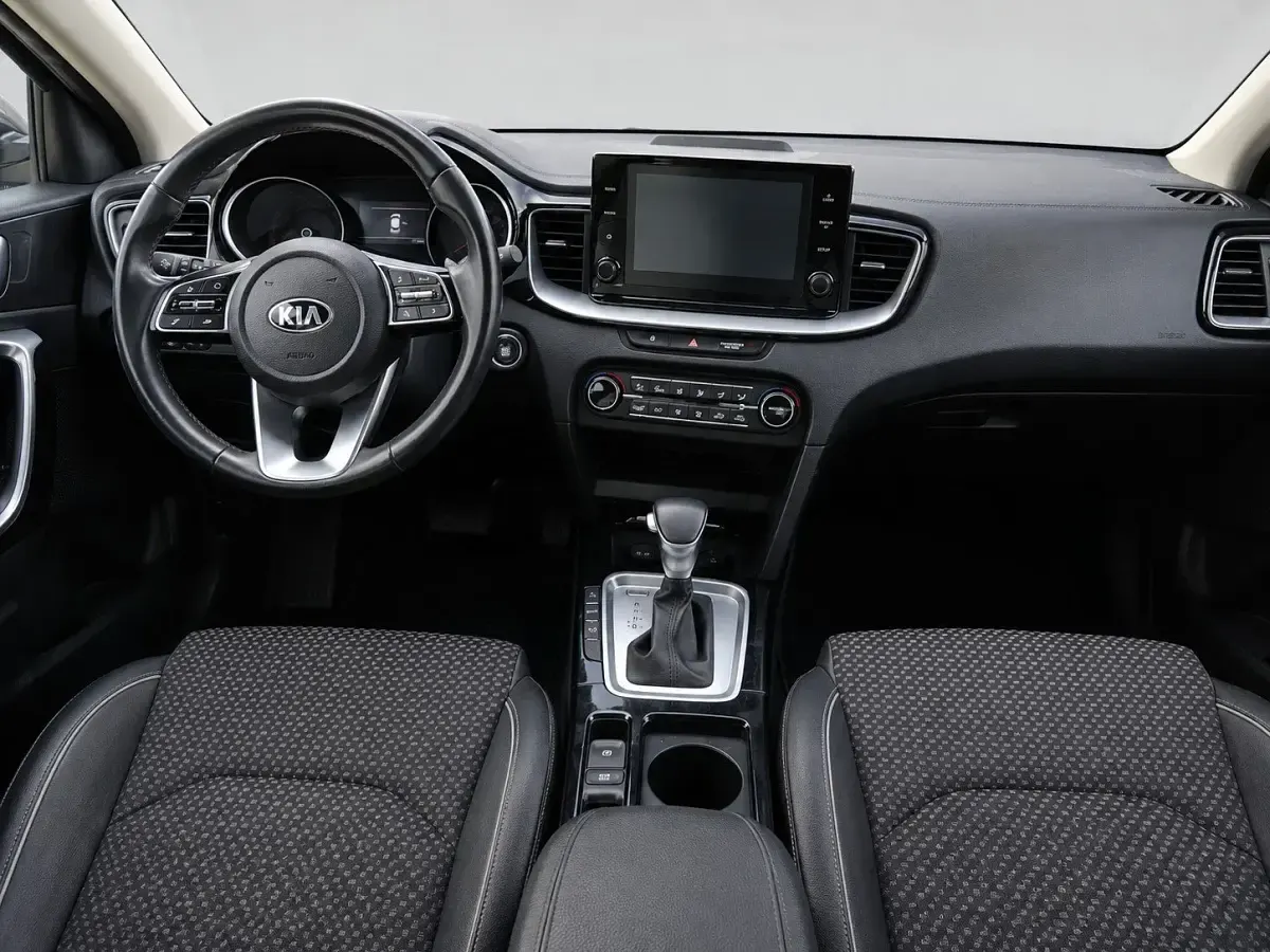 Usado Kia XCeed 141 CV (103 kW) 2021 Gris SUV