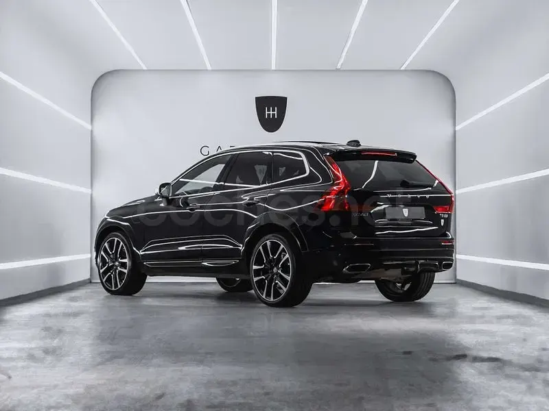 Usado Volvo XC60 R-Design 390 CV (286 kW) 2018 Negro SUV
