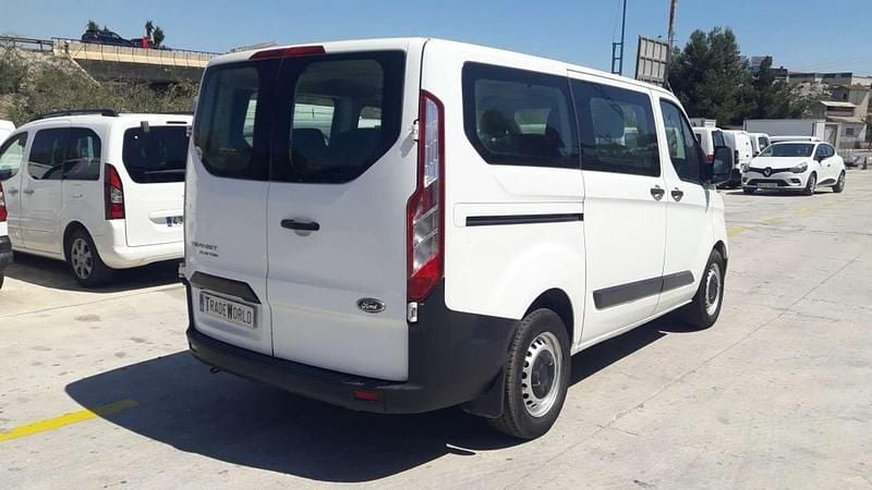 Usado Ford Tourneo Trend 105 CV (77 kW) 2021 Blanco Monovolumen