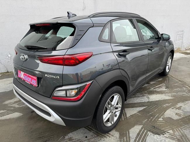 Usado Hyundai Kona 120 CV (88 kW) 2022 Gris SUV