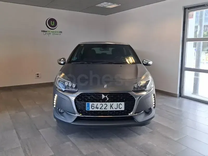 Usado DS Automobiles DS3 110 CV (80 kW) 2018 Gris / plata Berlina