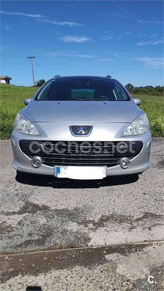 Usado Peugeot 307 110 CV (80 kW) 2006 Gris / plata Familiar