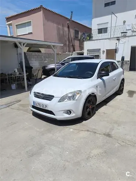 Usado Kia ProCeed 140 CV (102 kW) 2009 Blanco Utilitario