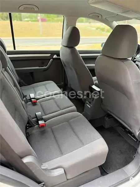 Usado VW Touran Business 105 CV (77 kW) 2015 Blanco Monovolumen