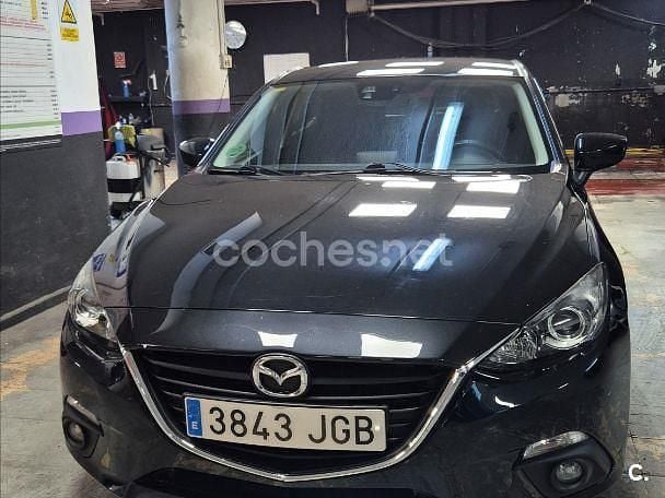 Usado Mazda 3 Luxury 120 CV (88 kW) 2015 Negro Berlina