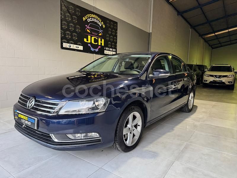 Azul Usado 2013 VW Passat Edition Berlina | 8299 € (Precio justo) - Imagen 1/4