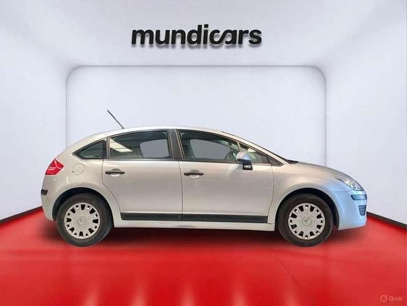 Usado Citroën C4 90 CV (66 kW) 2009 Plateado Berlina