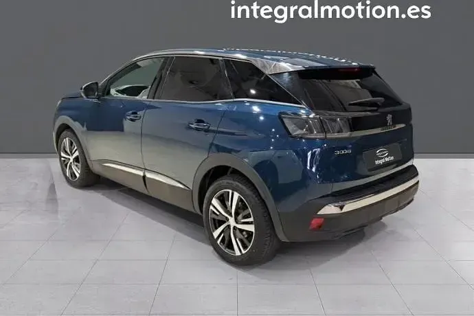 Usado Peugeot 3008 Allure 136 CV (100 kW) 2024 Azul SUV