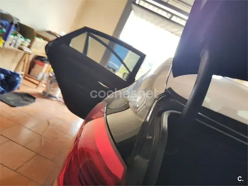 Usado Hyundai i40 115 CV (84 kW) 2017 Negro Berlina