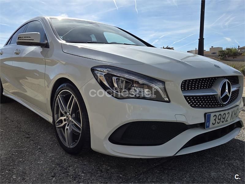 Blanco Usado 2018 Mercedes CLA200 Berlina | 24.500 € (Un poco caro) - Imagen 1/4