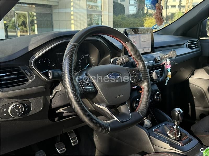 Usado Ford Focus ST-Line 125 CV (91 kW) 2022 Gris / plata Berlina