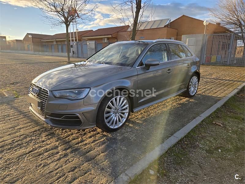 Azul Usado 2015 Audi e-tron Sport SUV | 12.900 € (Precio justo) - Imagen 1/4