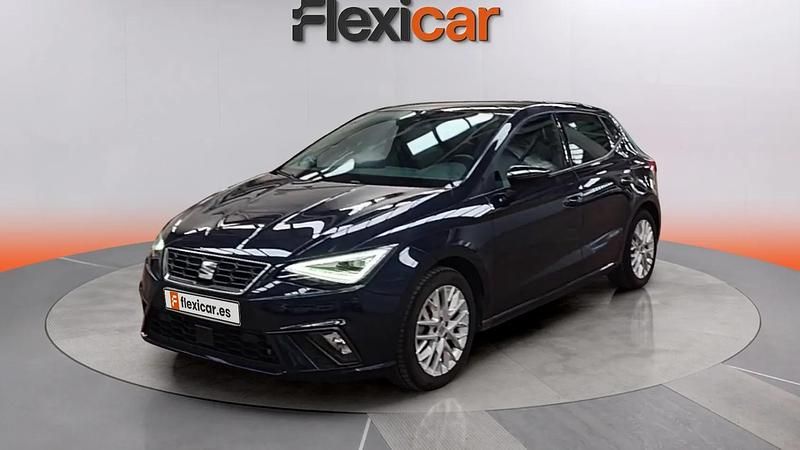 Usado Seat Ibiza FR 110 CV (80 kW) 2022 Azul Utilitario