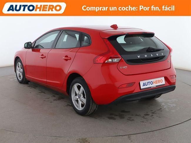 Usado Volvo V40 Kinetic 121 CV (88 kW) 2016 Rojo Familiar