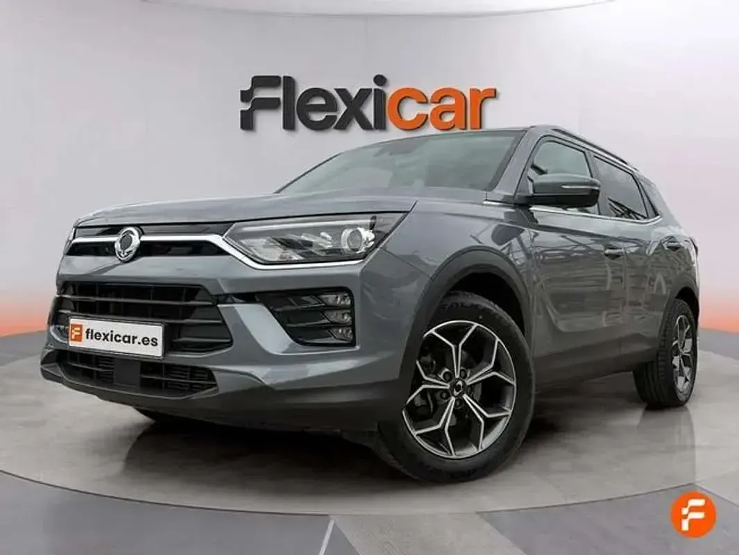 Usado SsangYong Korando 149 CV (109 kW) 2024 Gris SUV