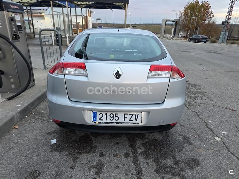 Gris / plata Usado 2008 Renault Laguna III Expression Berlina | 4400 € (Precio justo) - Imagen 1/4
