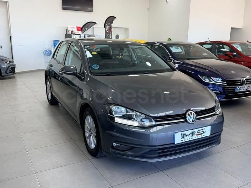 Usado VW Golf VII 115 CV (84 kW) 2019 Gris / plata Berlina