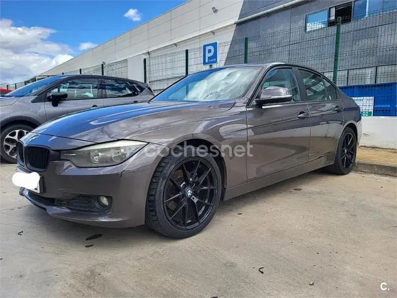Usado BMW 318 143 CV (105 kW) 2012 Marrón Berlina