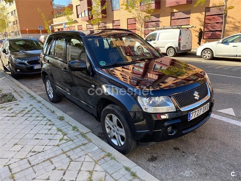 Usado Suzuki Grand Vitara 140 CV (102 kW) 2006 Negro SUV