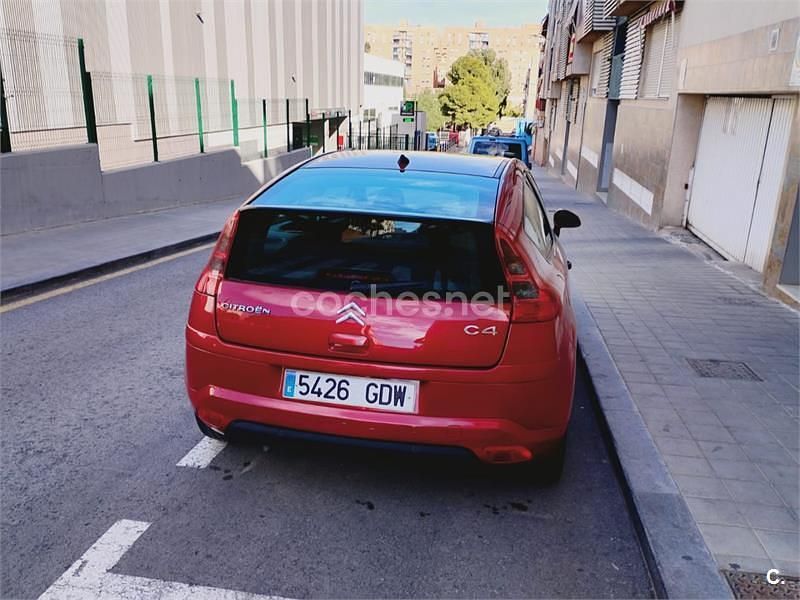 Usado Citroën C4 110 CV (80 kW) 2008 Granate Berlina