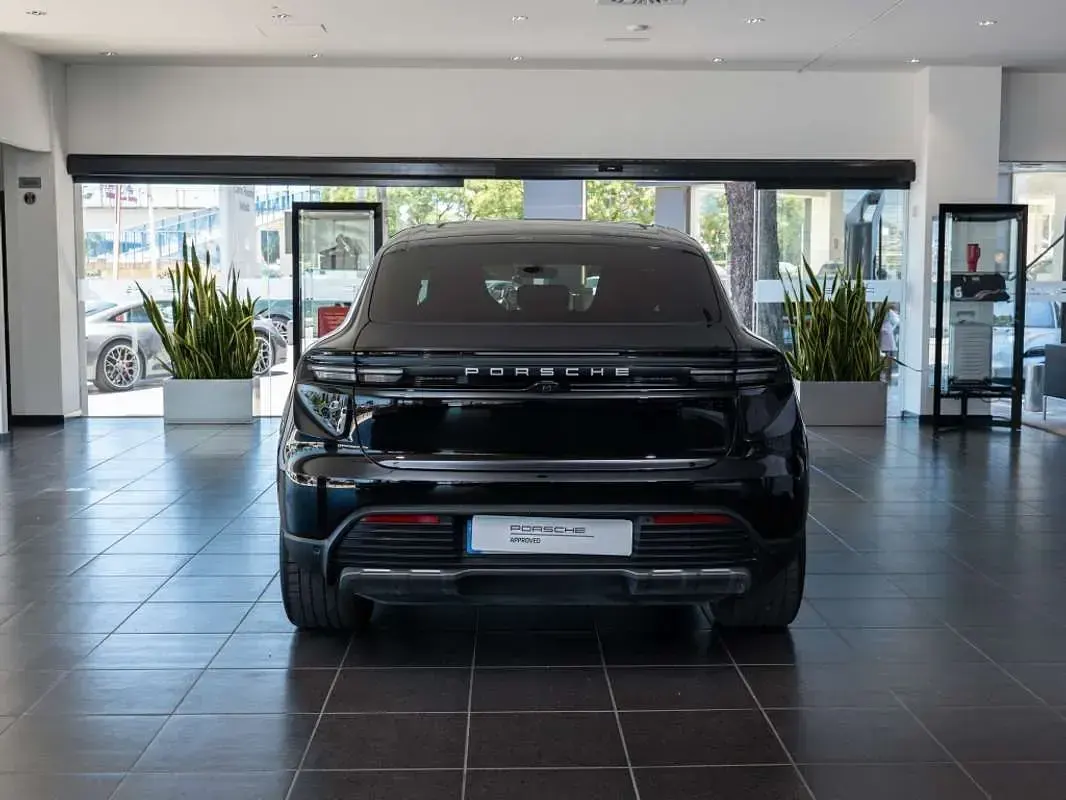 Usado Porsche Macan 300 kW (408 CV) 2024 Negro SUV