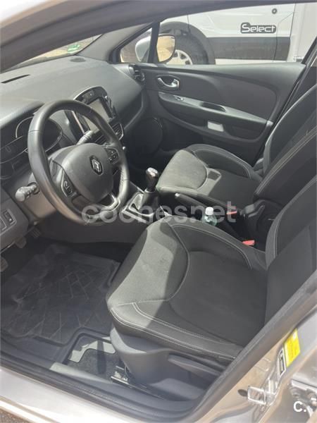 Gris / plata Usado 2018 Renault Clio GrandTour LIMITED Familiar | 8799 € (Precio justo) - Imagen 1/1
