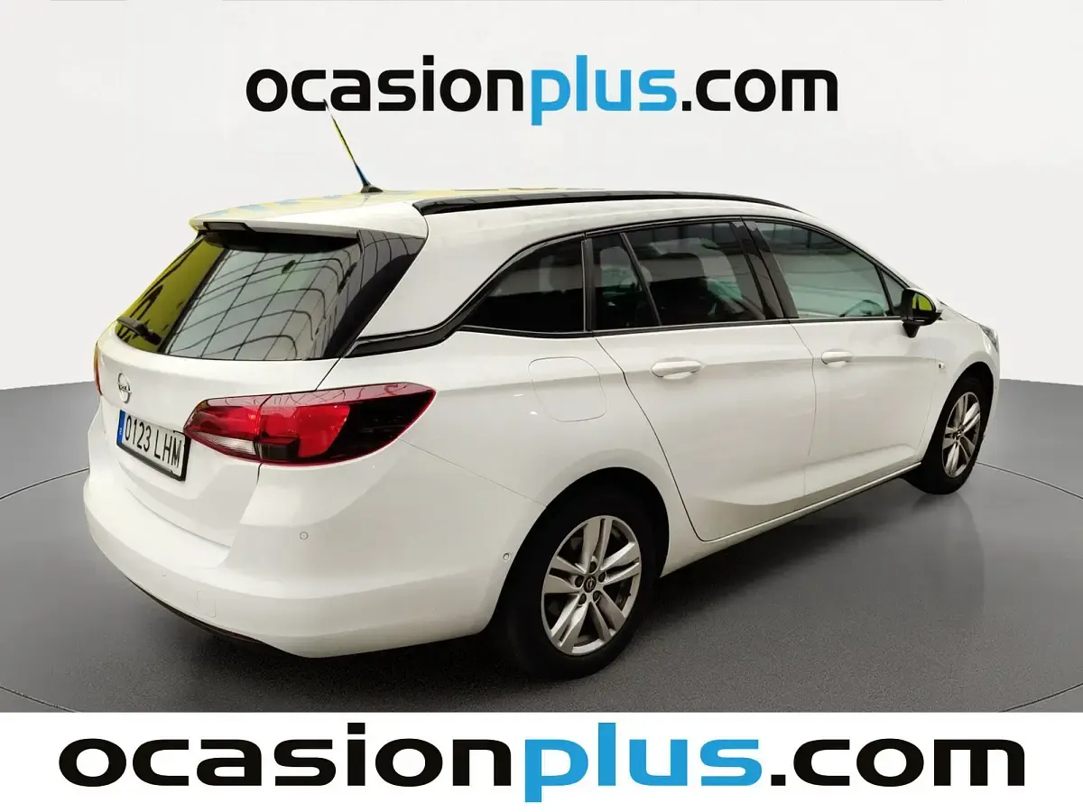 Usado Opel Astra GS Line 122 CV (89 kW) 2020 Blanco Familiar