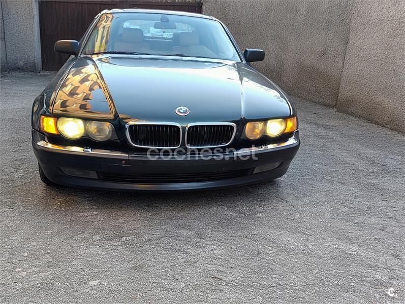 Usado BMW 735 238 CV (175 kW) 2000 Verde Berlina
