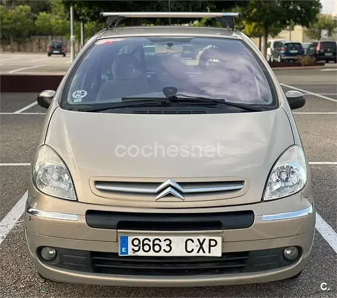 Usado Citroën Xsara Picasso Exclusive 117 CV (86 kW) 2004 Blanco Monovolumen