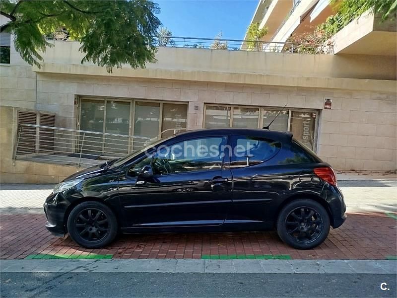 Negro Usado 2007 Peugeot 207 Berlina | 2500 € (Buen precio) - Imagen 1/4