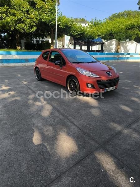 Rojo Usado 2011 Peugeot 207 Active Berlina | 5000 € (Buen precio) - Imagen 1/4
